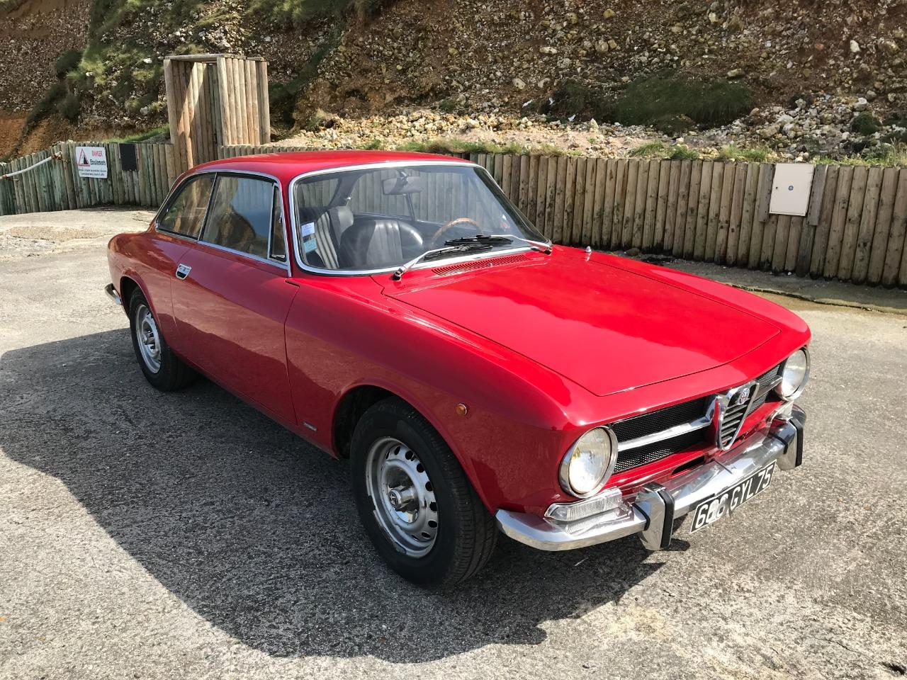 ALFA ROMEO GT 1300 Junior - 1971 LesAnciennes.com