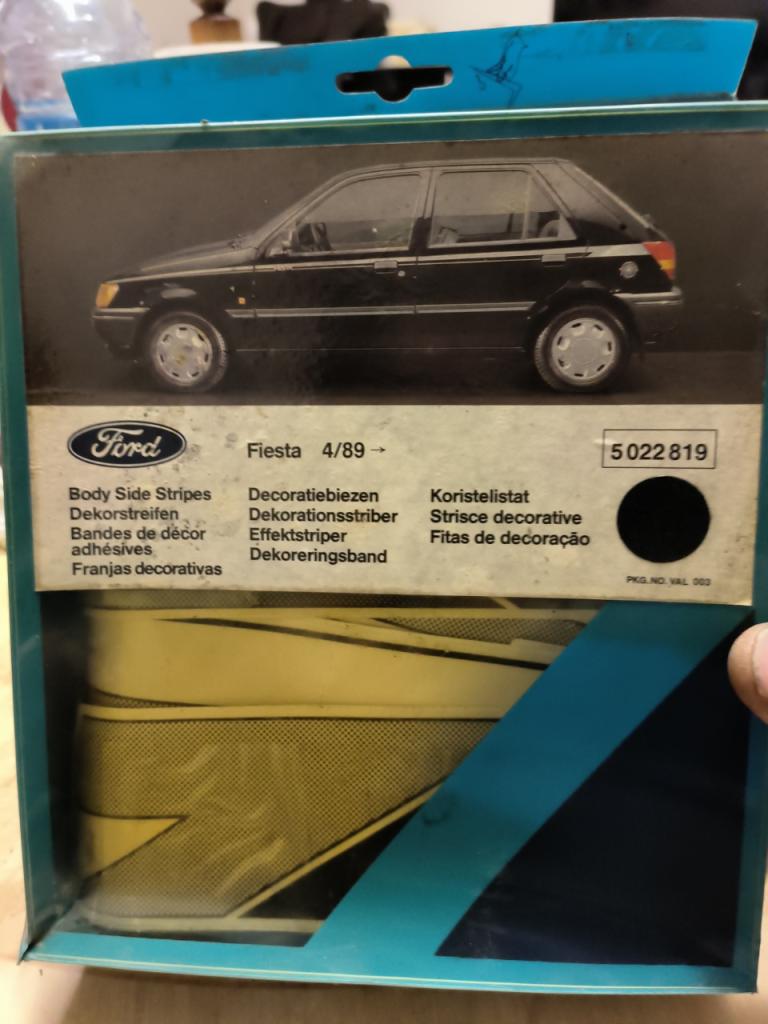 Kit stickers déco Ford Fiesta 4/89 Neuf origine LesAnciennes.com