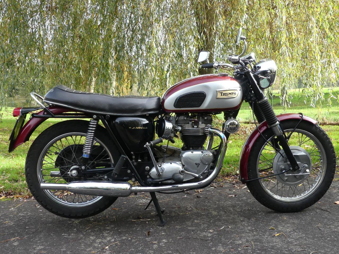 TRIUMPH Bonneville T120 - 1970 LesAnciennes.com