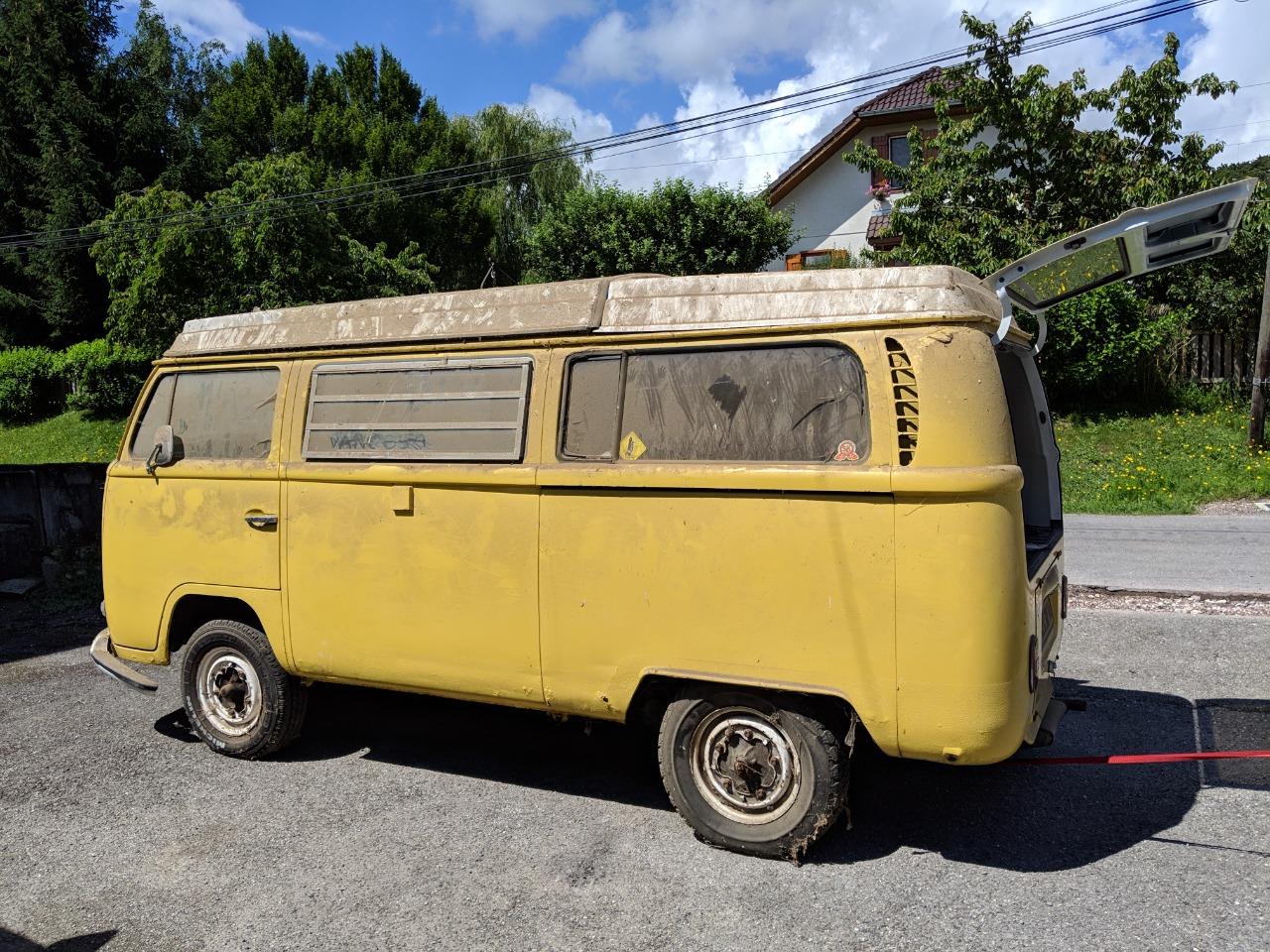 VOLKSWAGEN Combi T2a westfalia - 1968 LesAnciennes.com