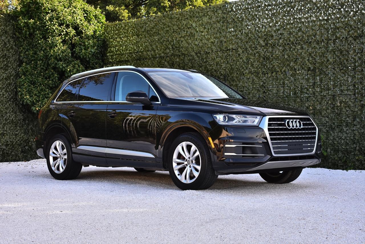 2018 Audi Q7 SUV 3,0L V6 "7 Seats" LesAnciennes.com