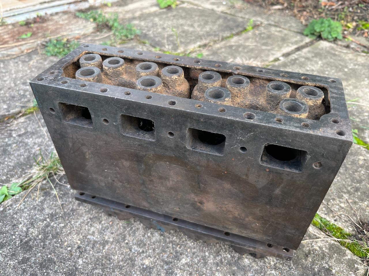 Demi bloc moteur Bugatti 35 LesAnciennes.com