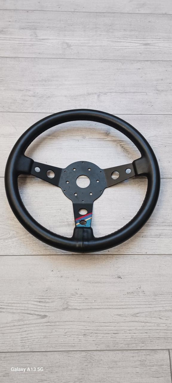 Volant cuir neuf PEUGEOT 104 ZS2 rally LesAnciennes.com