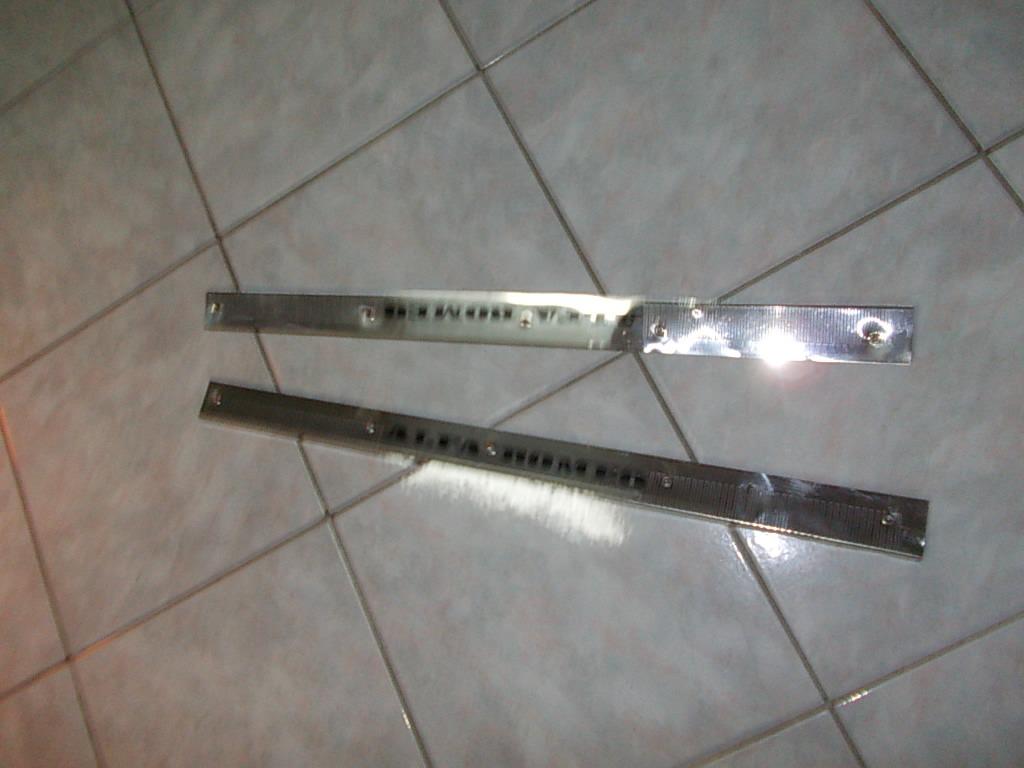 Couvre seuils pour Alfa Romeo Montreal LesAnciennes.com