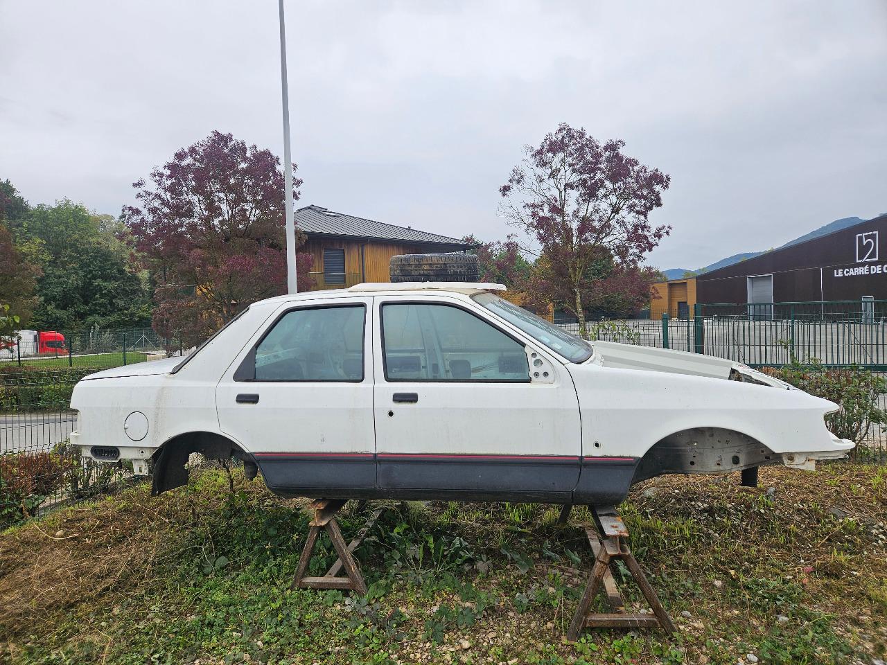 Caisse FORD Sierra LesAnciennes.com