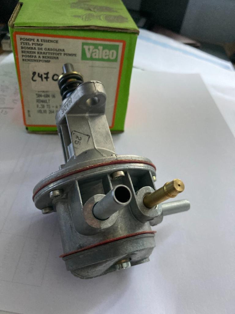Pompe à essence neuve VALEO PEUGEOT 504 604 V6 LesAnciennes.com