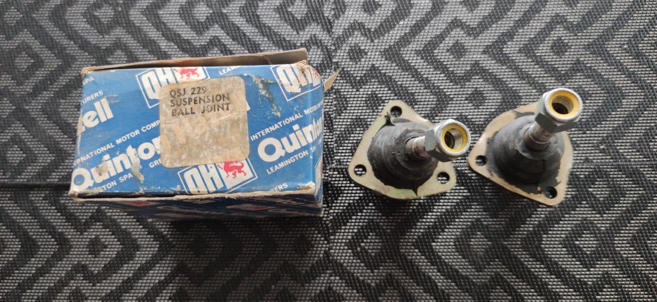 Rotules supérieures RENAULT 16 (R16) LesAnciennes.com