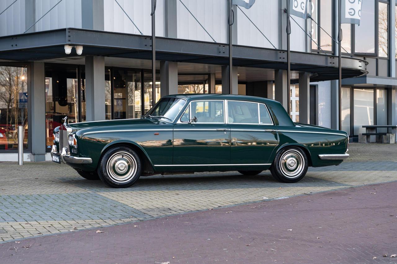 ROLLS ROYCE Silver Shadow - 1967 LesAnciennes.com