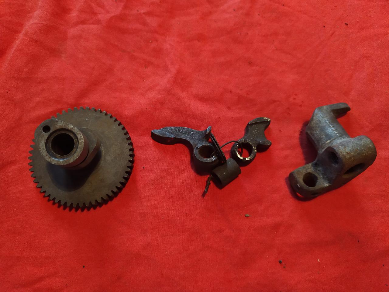 MOTOBECANE D45 Arbre a came basculeurs kick LesAnciennes.com