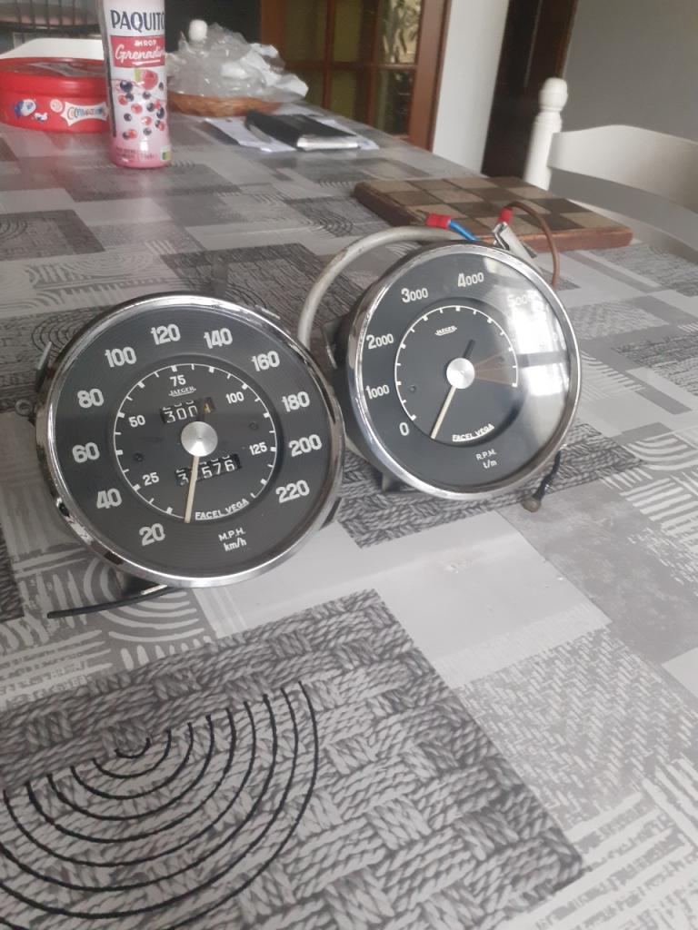 Lot de pièces FACEL VEGA Facel III LesAnciennes.com