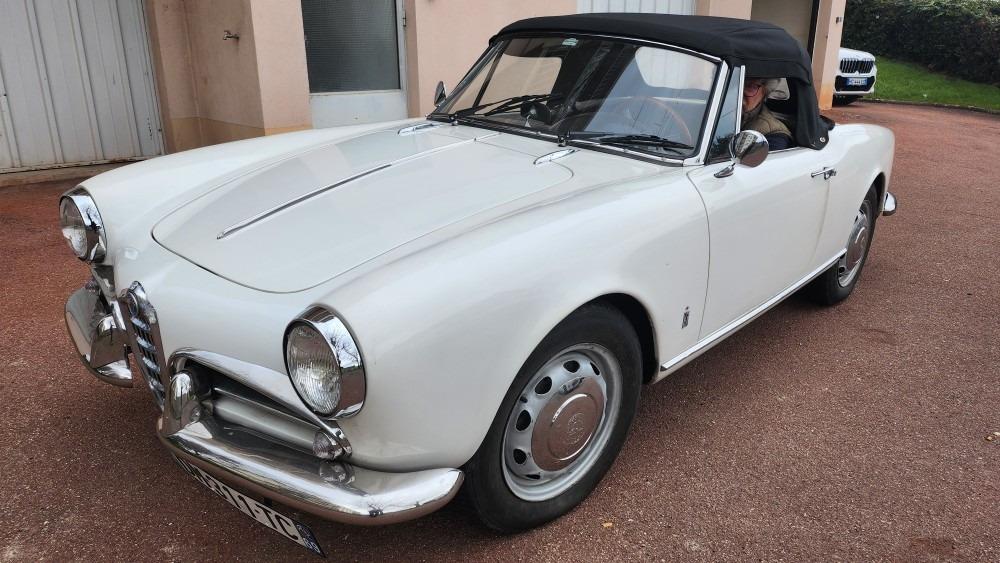 ALFA ROMEO Giulietta Cabriolet - 1961 LesAnciennes.com
