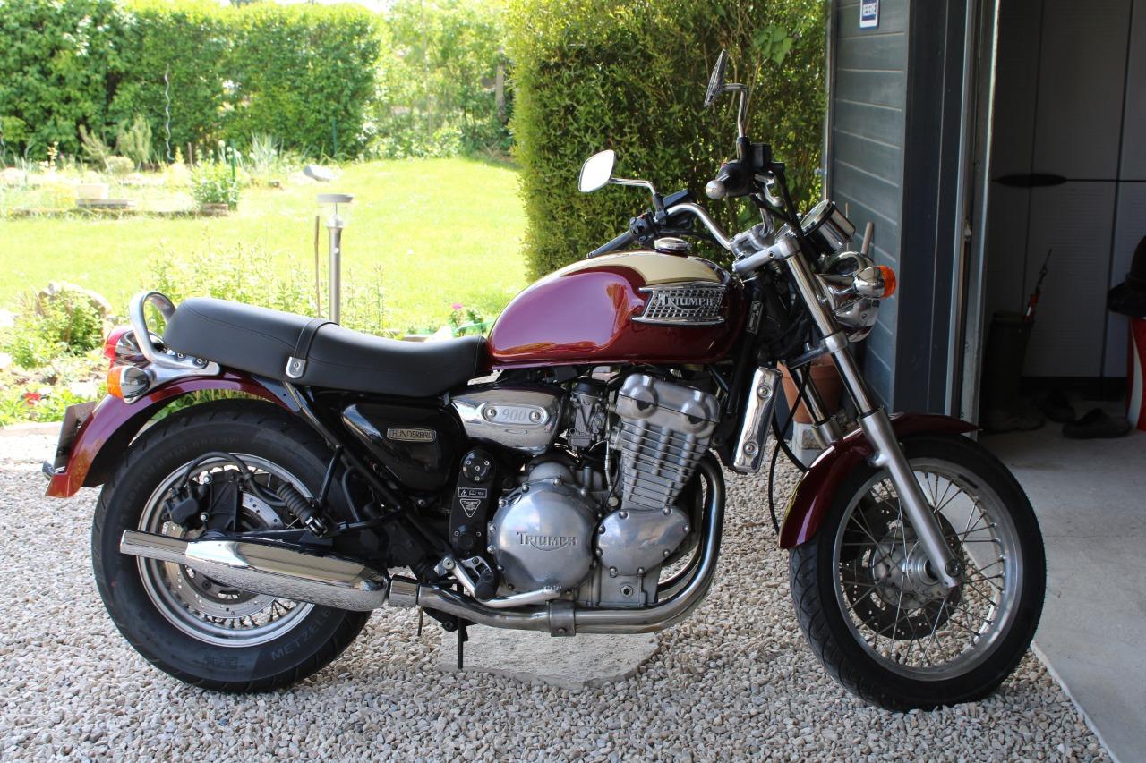 TRIUMPH 900 Thunderbird - 1996 LesAnciennes.com