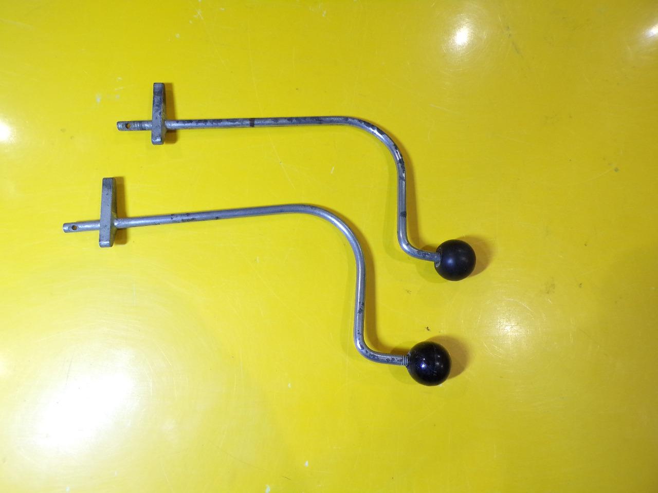 Manettes de siege CITROEN Ami 6 LesAnciennes.com