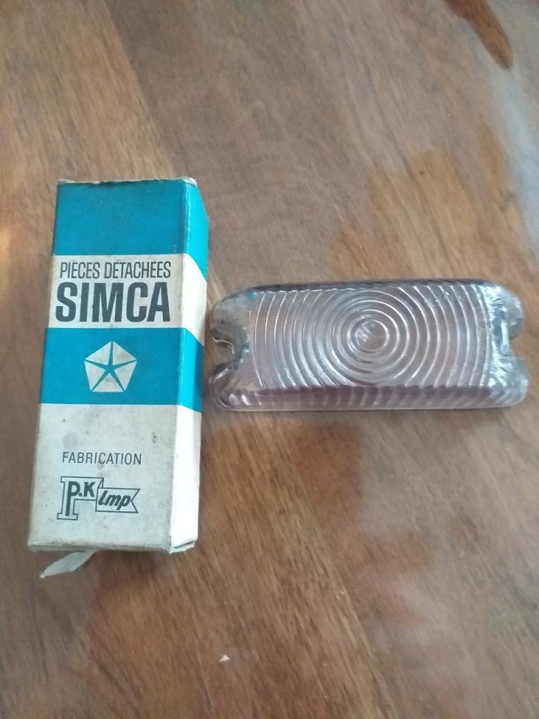 Cabochon SIMCA 1000 LesAnciennes.com