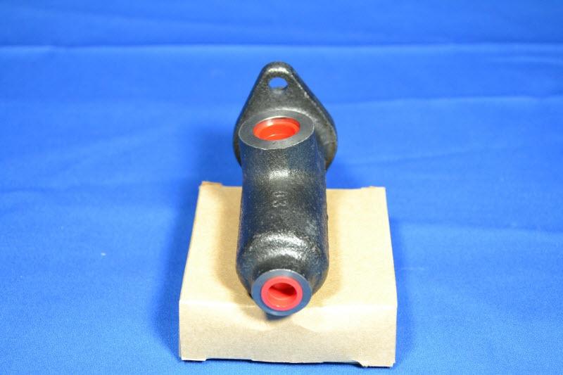 Maître cylindre PEUGEOT 202 203 403 404 LesAnciennes.com