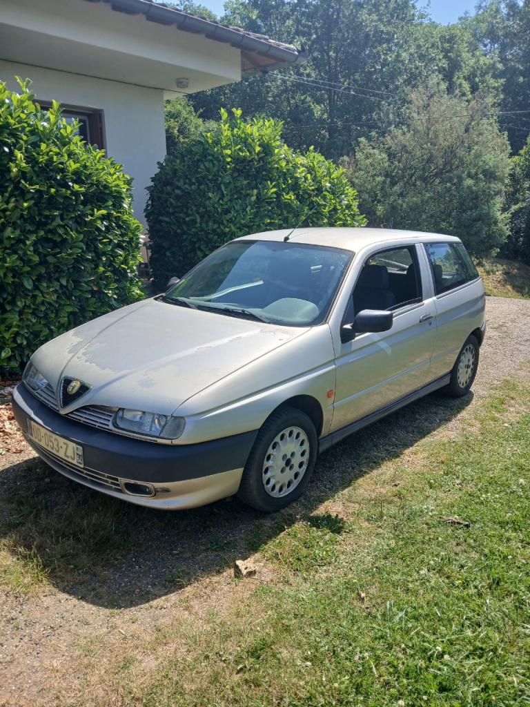 ALFA ROMEO 145 Styla - 1995 LesAnciennes.com