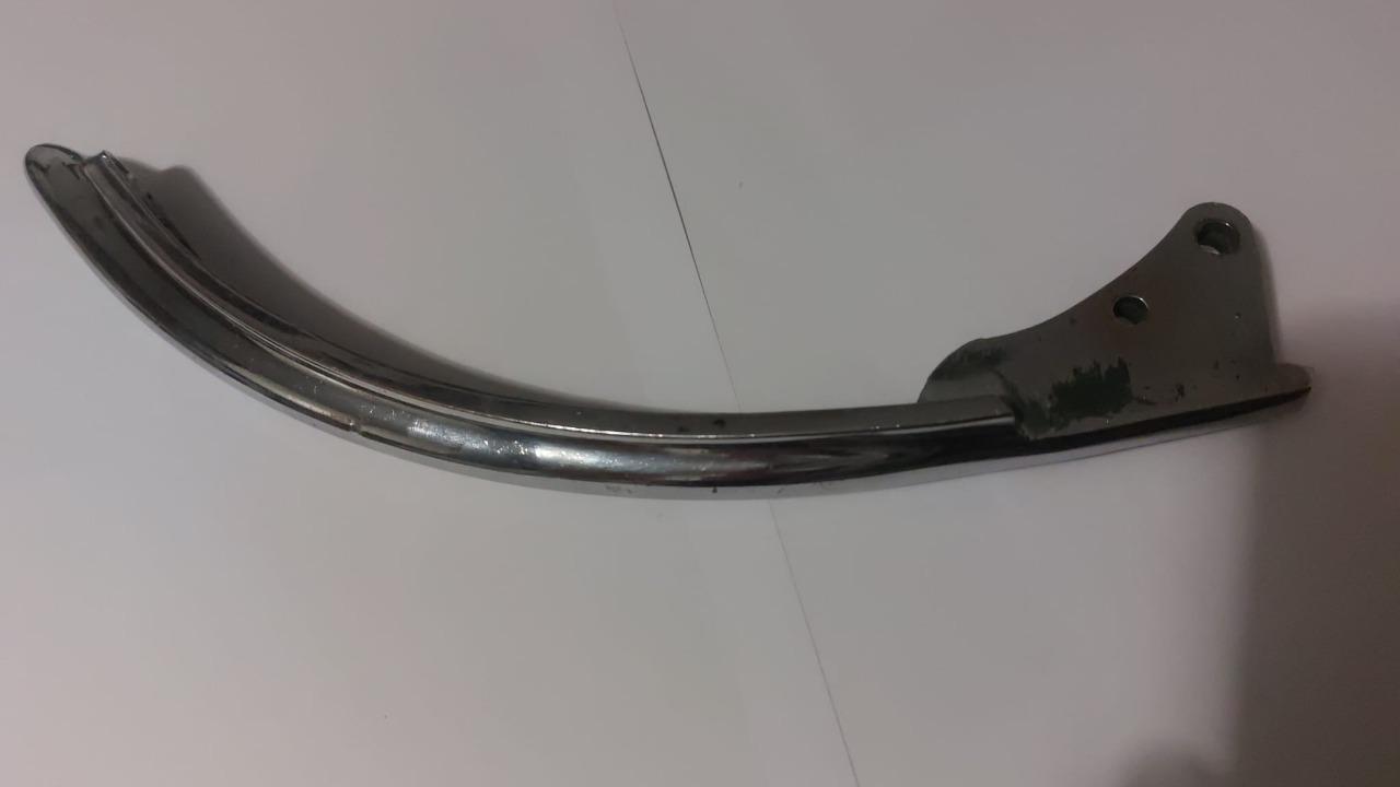 RENAULT 4CV poignée de capot avant LesAnciennes.com