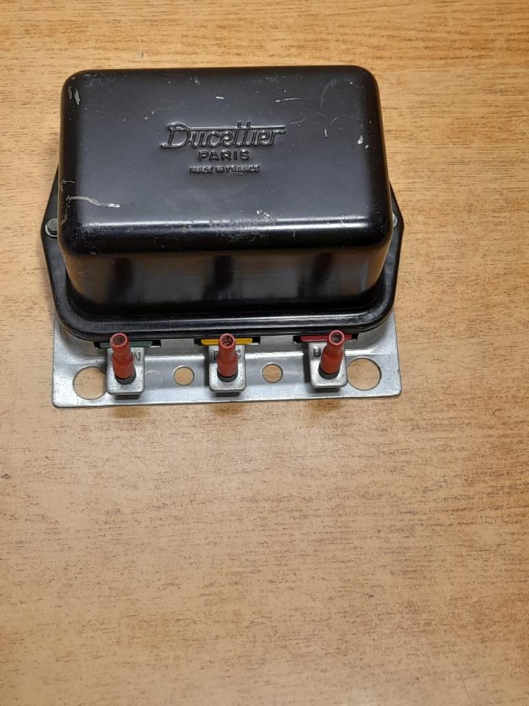 Régulateur de Dynamo Simca 1000 4 et 5CV LesAnciennes.com