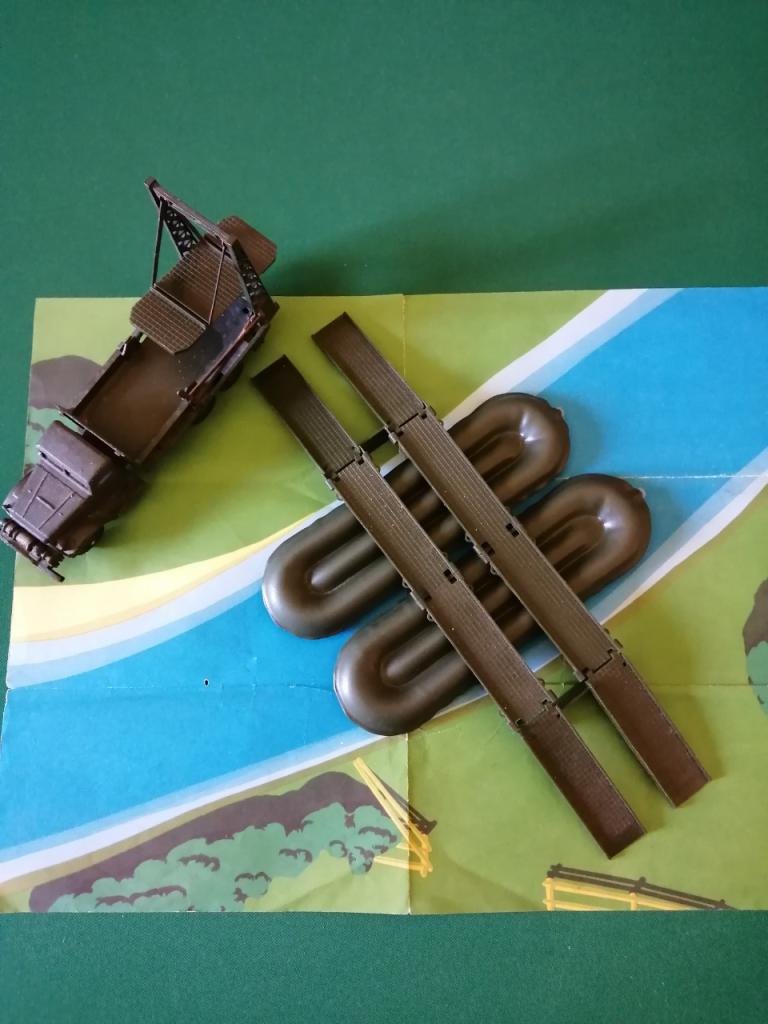 DINKY TOYS camion militaire LesAnciennes.com