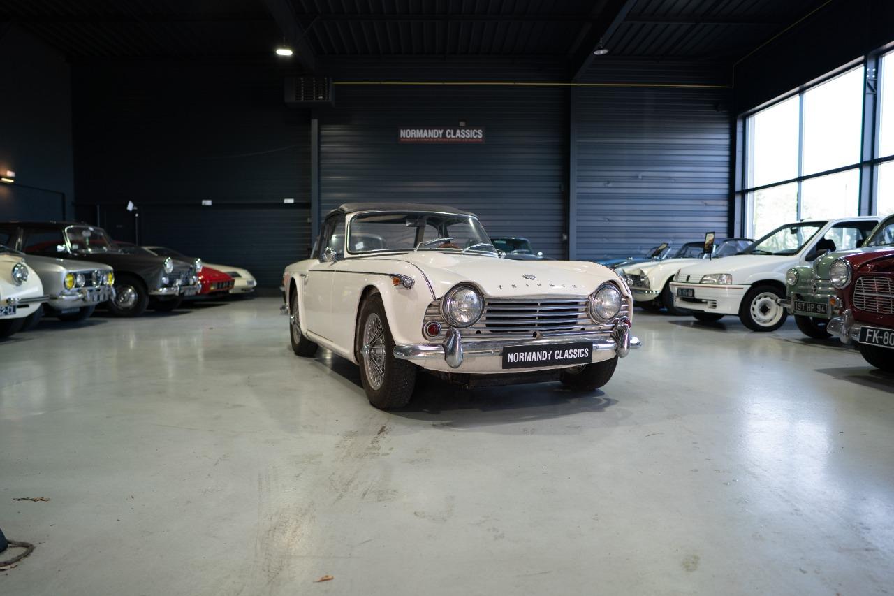 TRIUMPH TR4A TR4A IRS - 1965 LesAnciennes.com