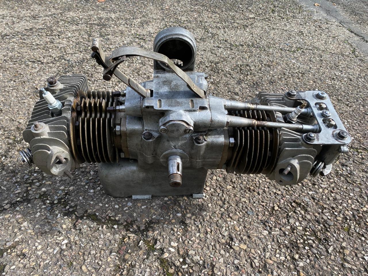 BMW VICTORIA. Moteur LesAnciennes.com