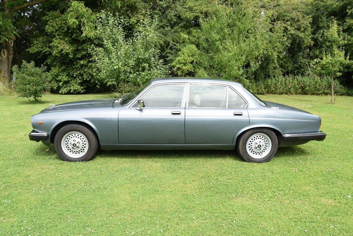 JAGUAR XJ6 SERIE 3 4,2 L - 1986 LesAnciennes.com