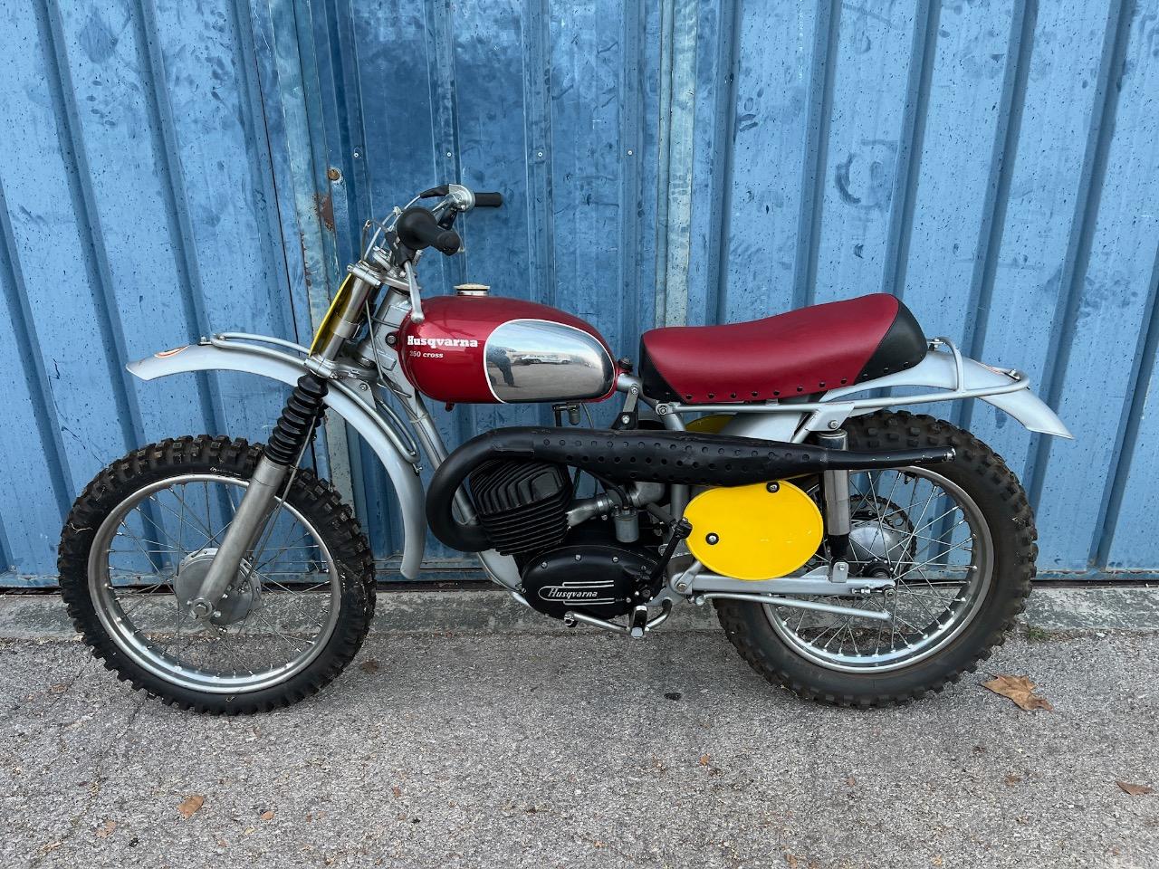 HUSQVARNA 250 CR - 1966 LesAnciennes.com