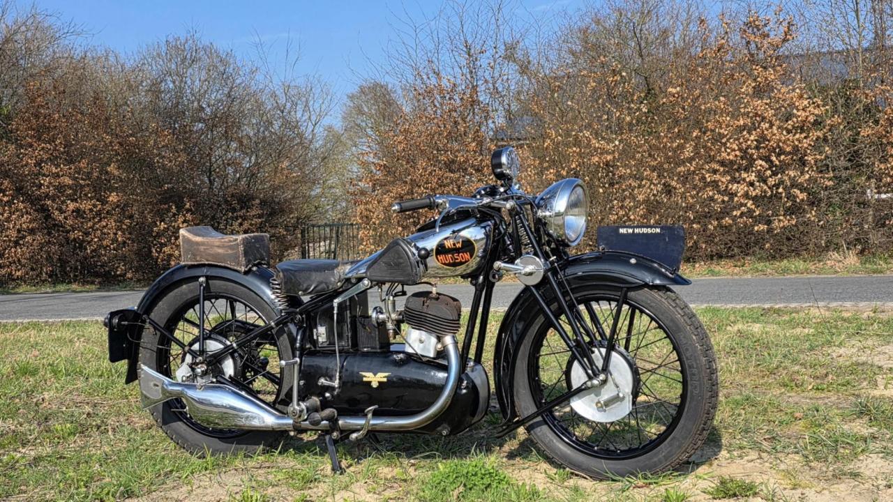1932 New Hudson Motorcycles 550cc big onecilinder very rare  LesAnciennes.com