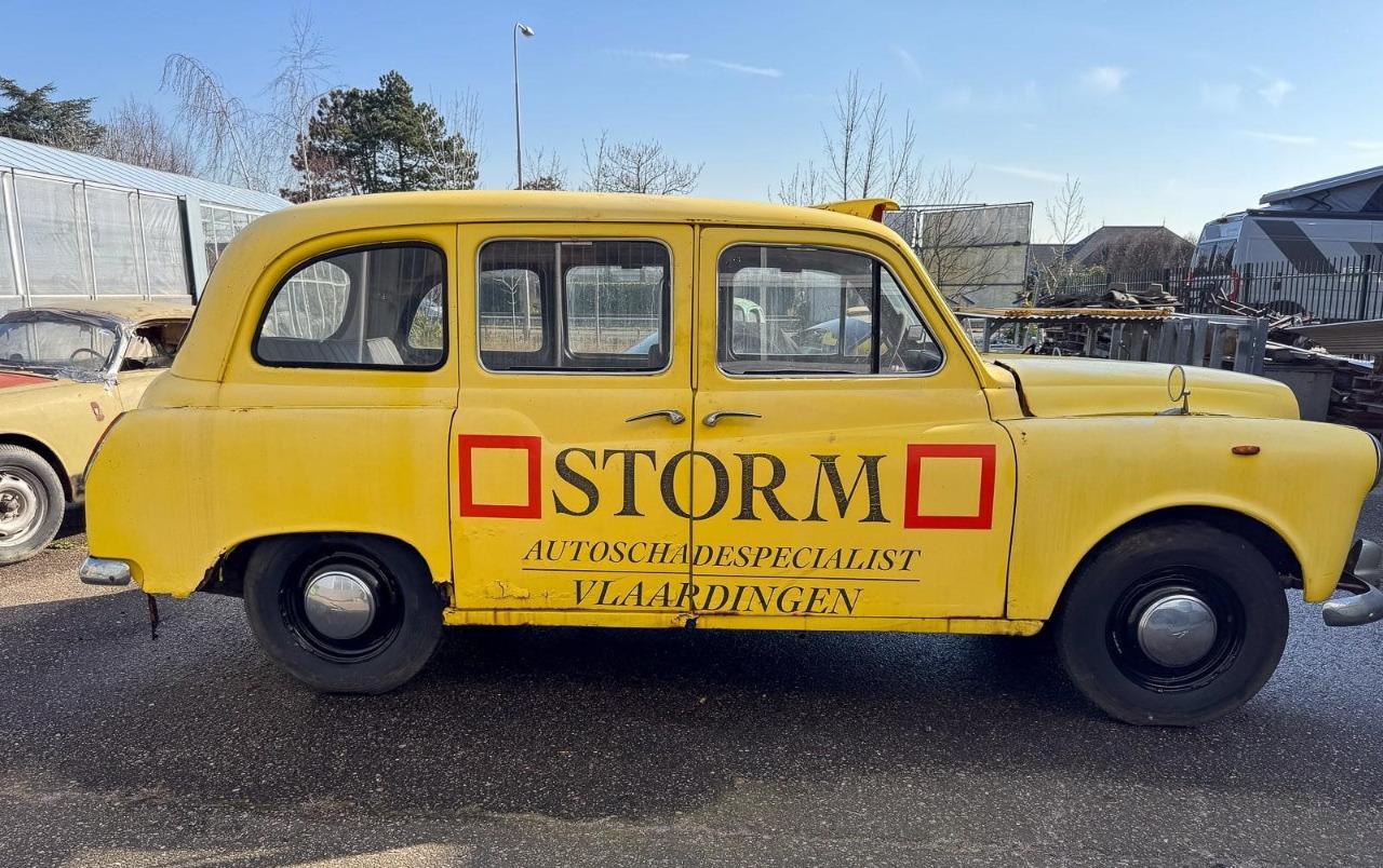 AUSTIN FX4 TAXI - 1970 LesAnciennes.com