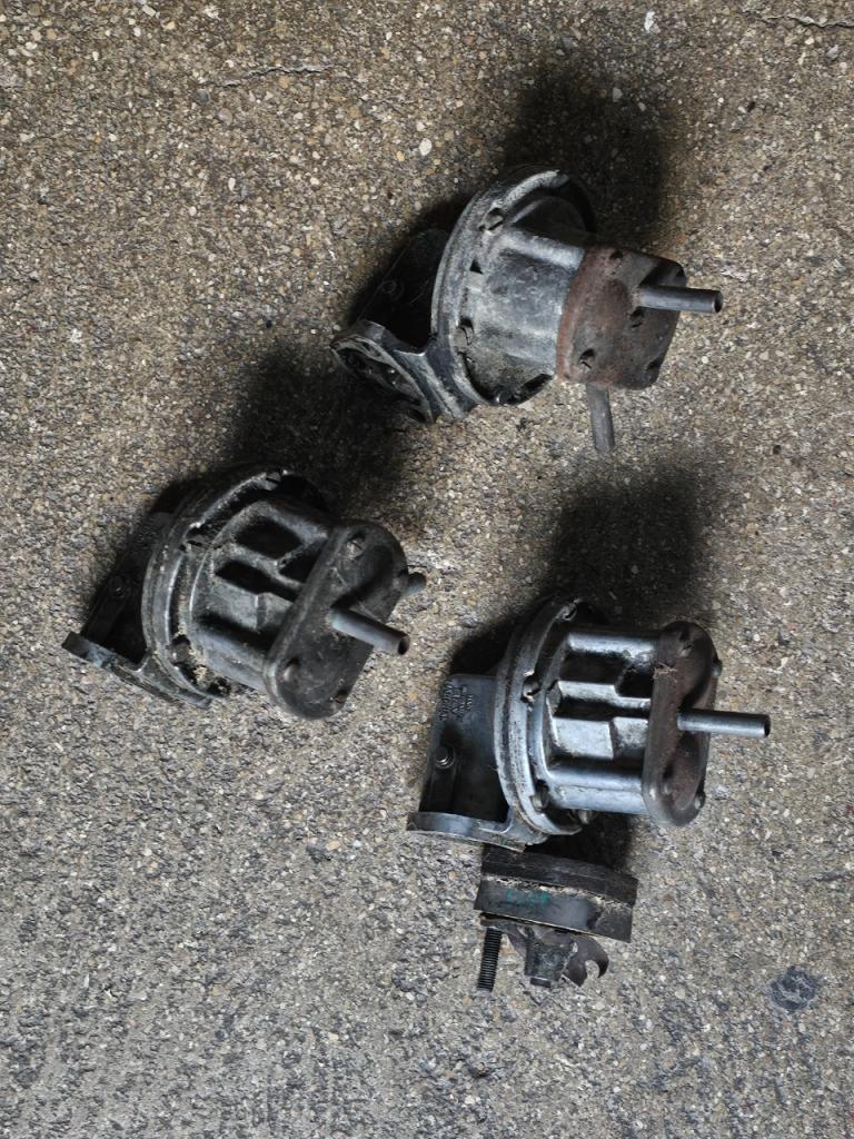 Pompe a essence CITROEN DS LesAnciennes.com