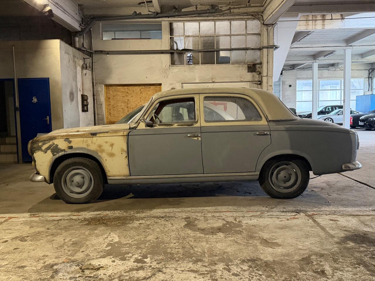 PEUGEOT 403 7cv - 1962 LesAnciennes.com