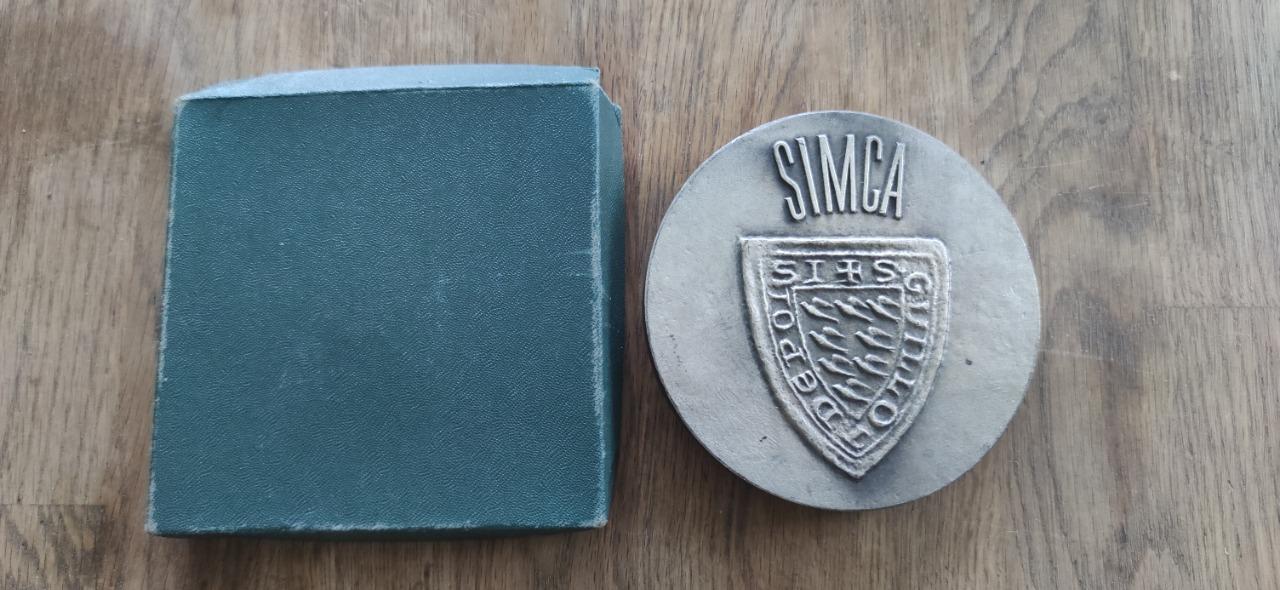 Médaille SIMCA 1000 1100 aronde ariane chambord LesAnciennes.com
