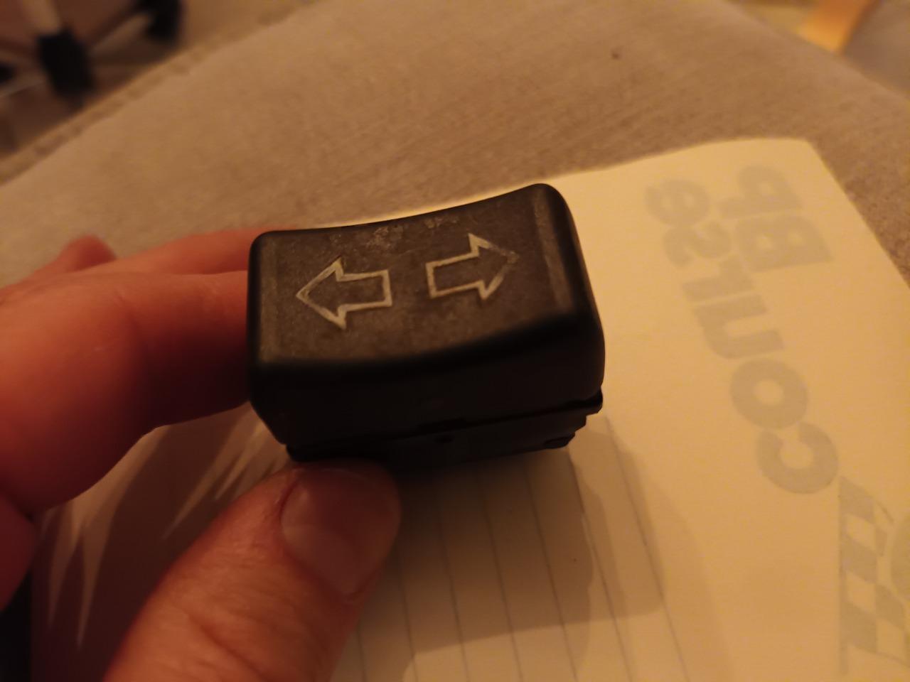 Interrupteur RENAULT 5 (R5) LesAnciennes.com