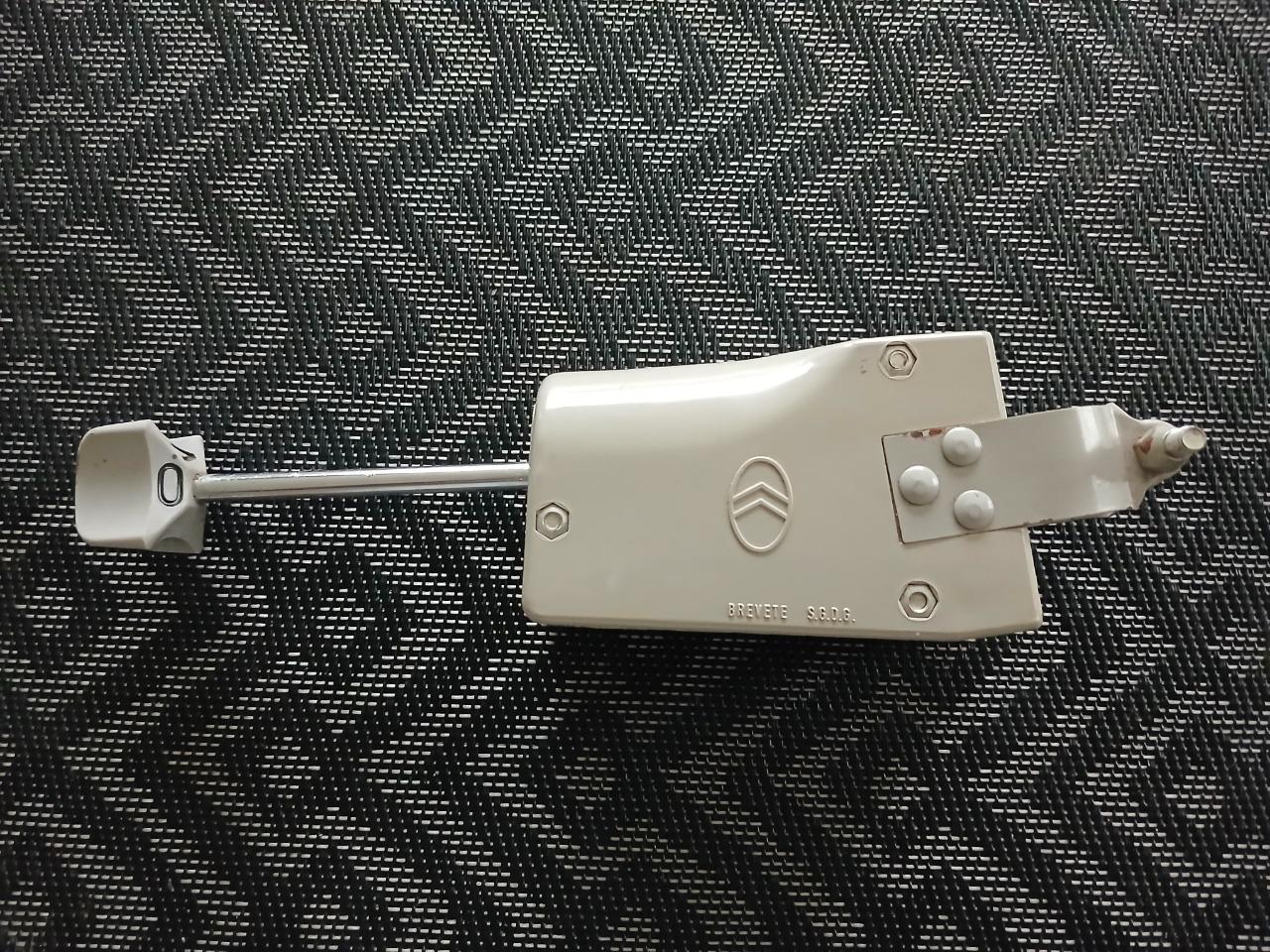 Commodo CITROEN 2CV années 50 LesAnciennes.com