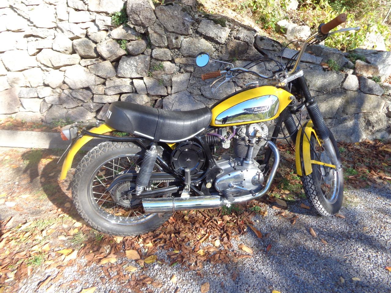 DUCATI Scrambler 450 Scrambler - 1972 LesAnciennes.com