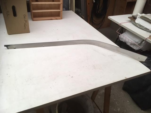 Chrome haut AVD + AVG sur caisse VOLVO 1800 ES LesAnciennes.com