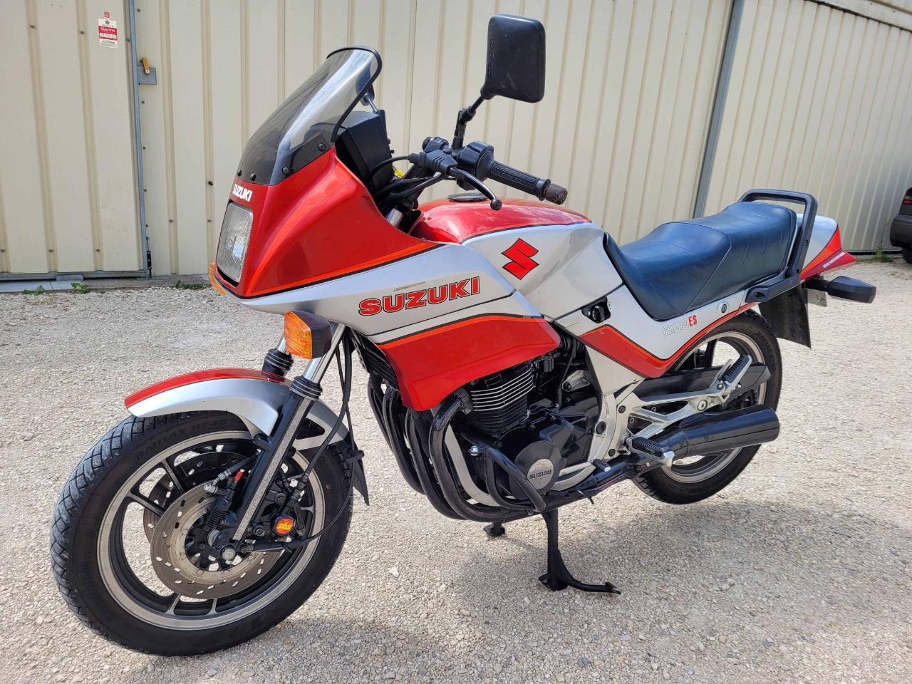 SUZUKI GSX 550 ES - 1985 LesAnciennes.com