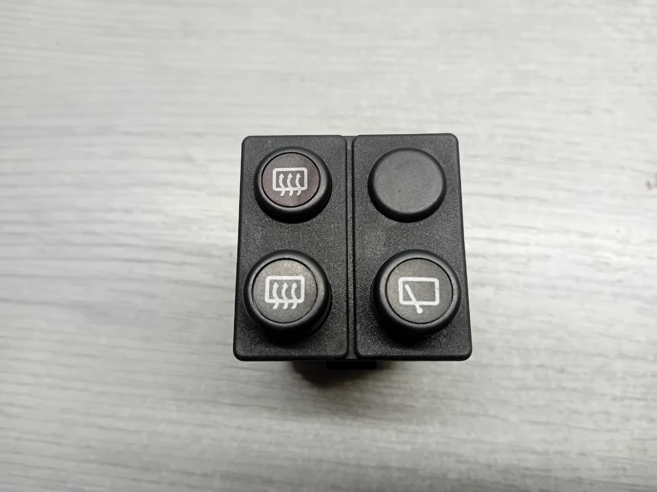 1176 INTERRUPTEUR DEGIVRAGE ALFA ROMEO 33 LesAnciennes.com