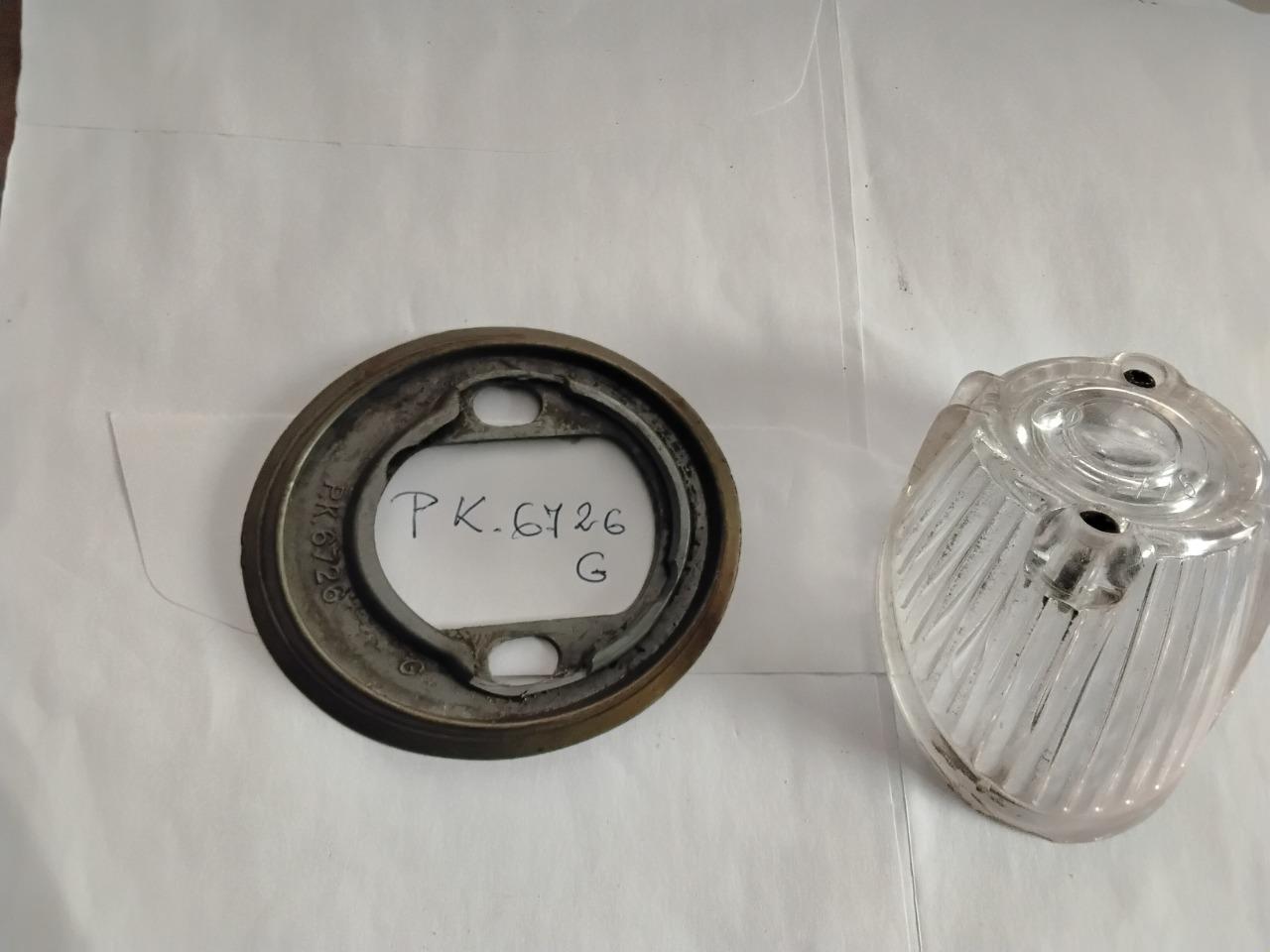 Cabochon RENAULT Caravelle 1100 LesAnciennes.com