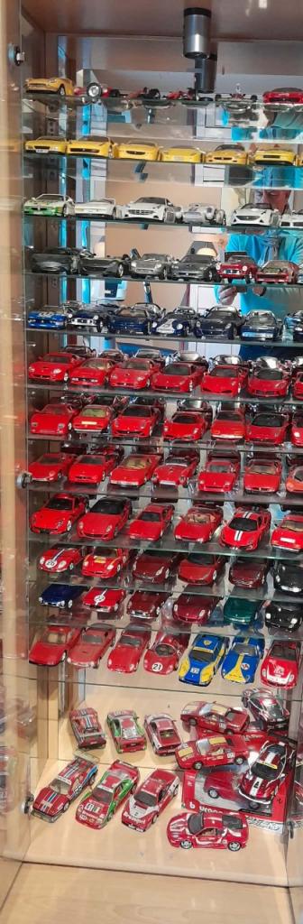 Collection complète de Ferrari au 24ème LesAnciennes.com