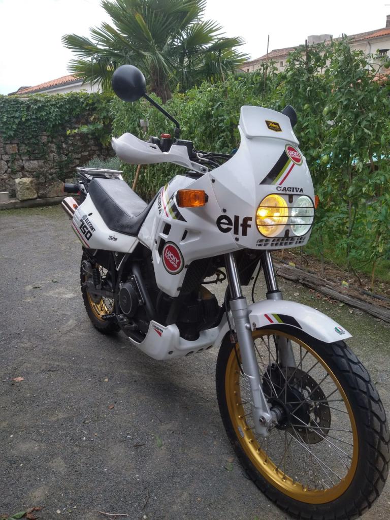 CAGIVA Elefant Lucky Explorer 750 - 1989 LesAnciennes.com