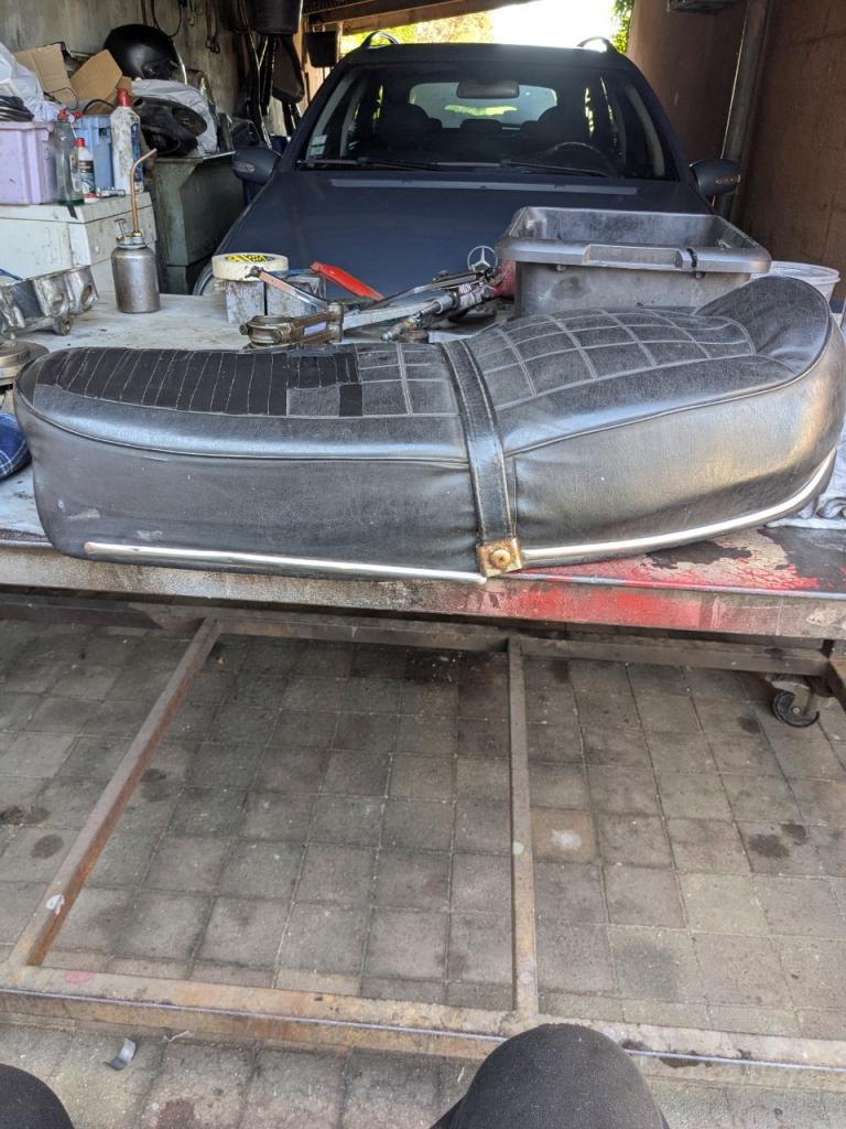 HONDA CB 750 k0 selle mousse rouge LesAnciennes.com