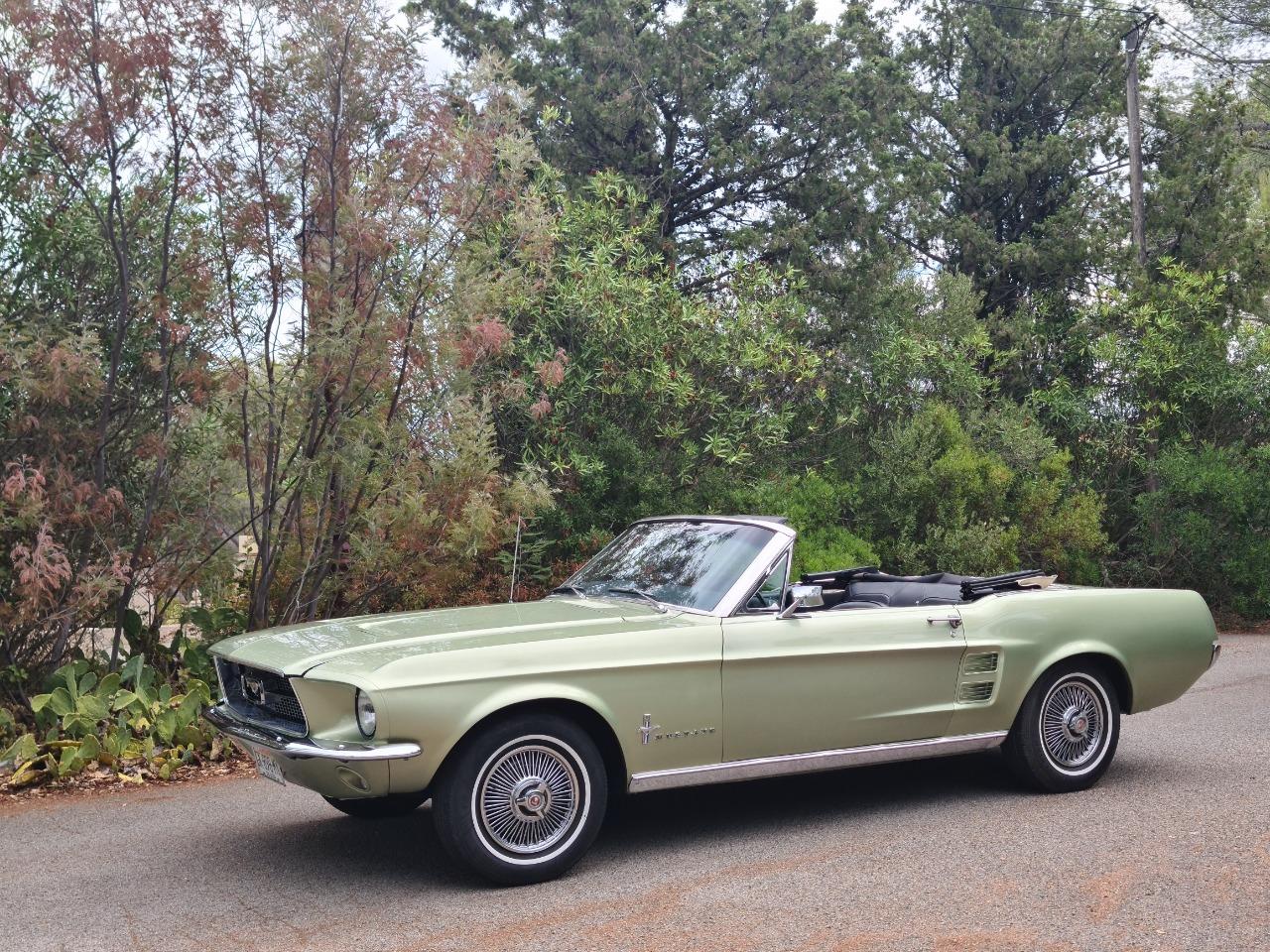 FORD Mustang Cabriolet V8 289ci - 1967 LesAnciennes.com