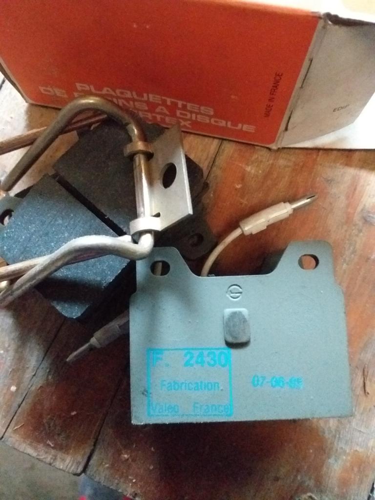 Plaquette de freins PEUGEOT 504 LesAnciennes.com