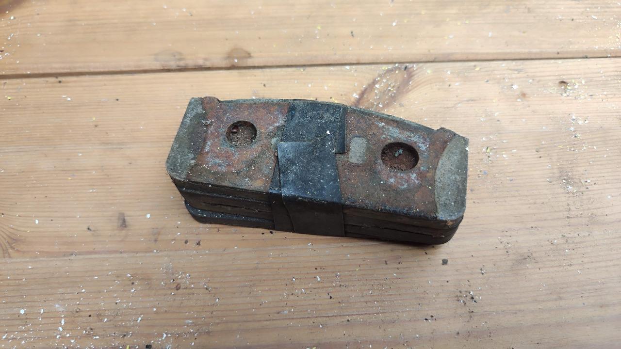 Plaquettes de frein Renault R8 LesAnciennes.com