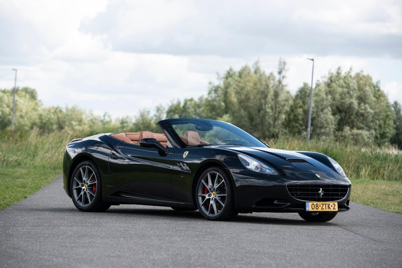 2009 Ferrari California Convertible 4,3L V8 (F149) LesAnciennes.com
