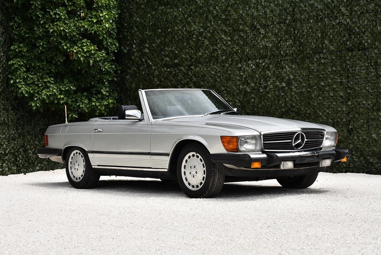 1984 Mercedes-Benz 380SL R107 LesAnciennes.com