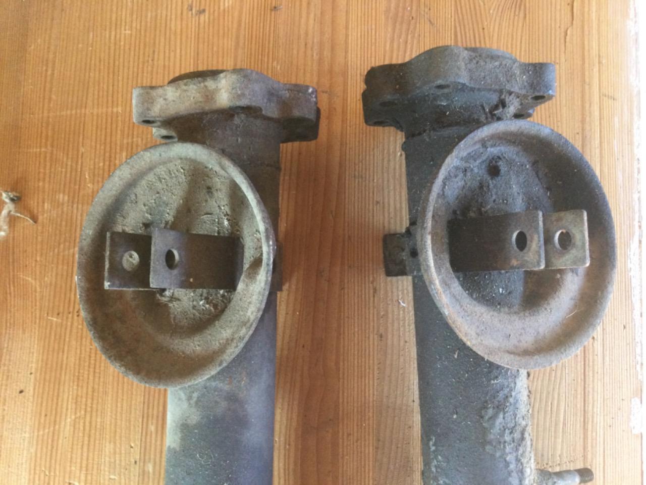 Pièces RENAULT 4CV pare brise Av et lunette AR LesAnciennes.com