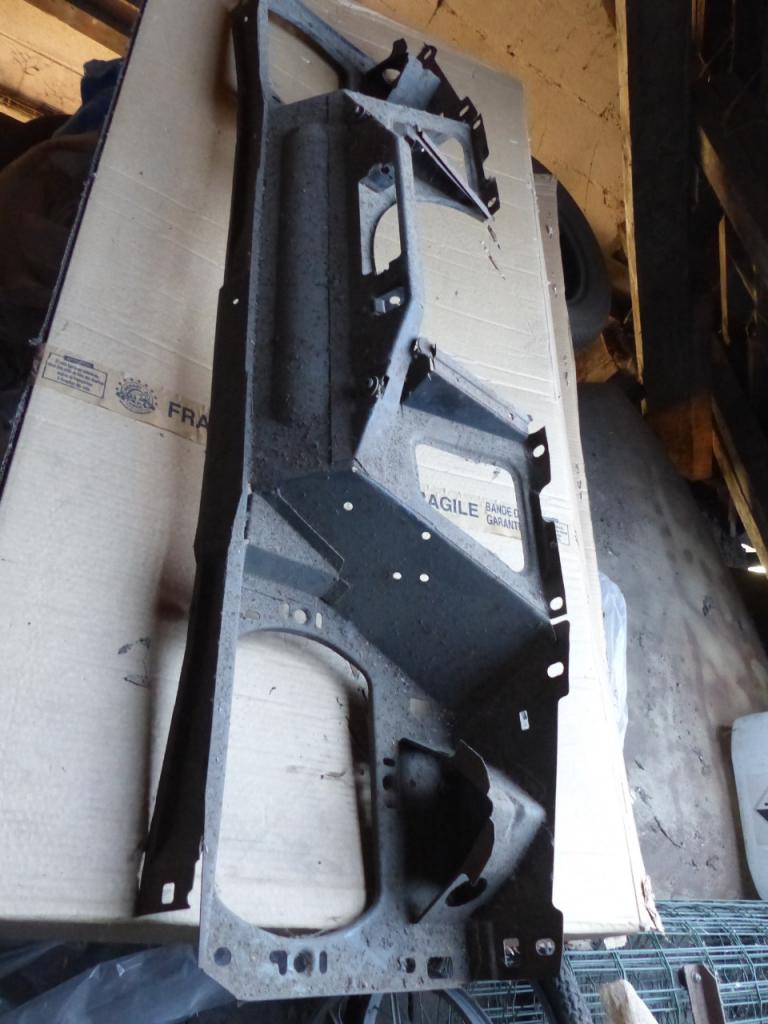 Traverse support de phares LesAnciennes.com