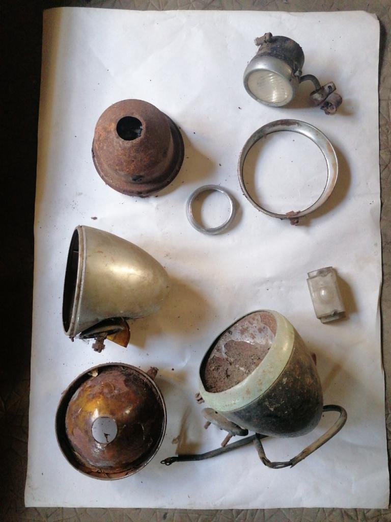 Lot de pièces CITROEN Traction 11 BL LesAnciennes.com